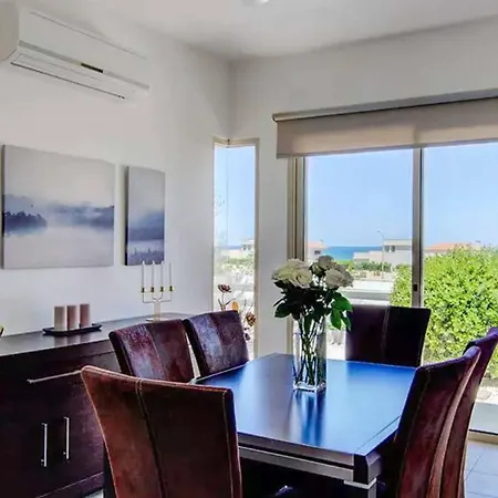 Sea Breeze Hideaway * Latchi