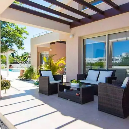 Villa Sea Breeze Hideaway Lací