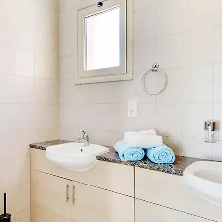 Sea Breeze Hideaway * Lací