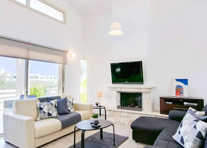 Sea Breeze Hideaway Lachi