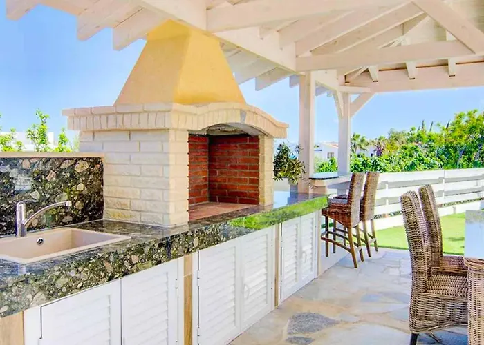 Sea Breeze Hideaway Vila *