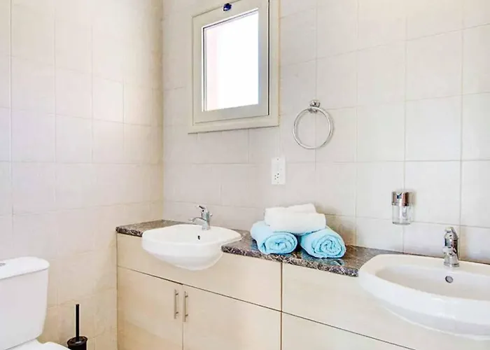 Sea Breeze Hideaway * Lachi